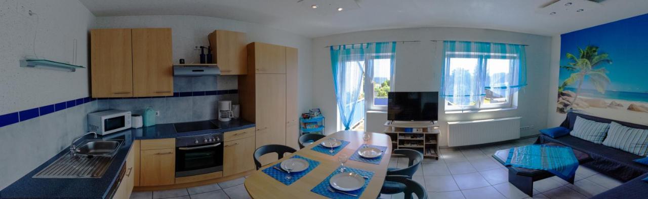 Vulkanpark-Ferienwohnung Karibic Nickenich エクステリア 写真