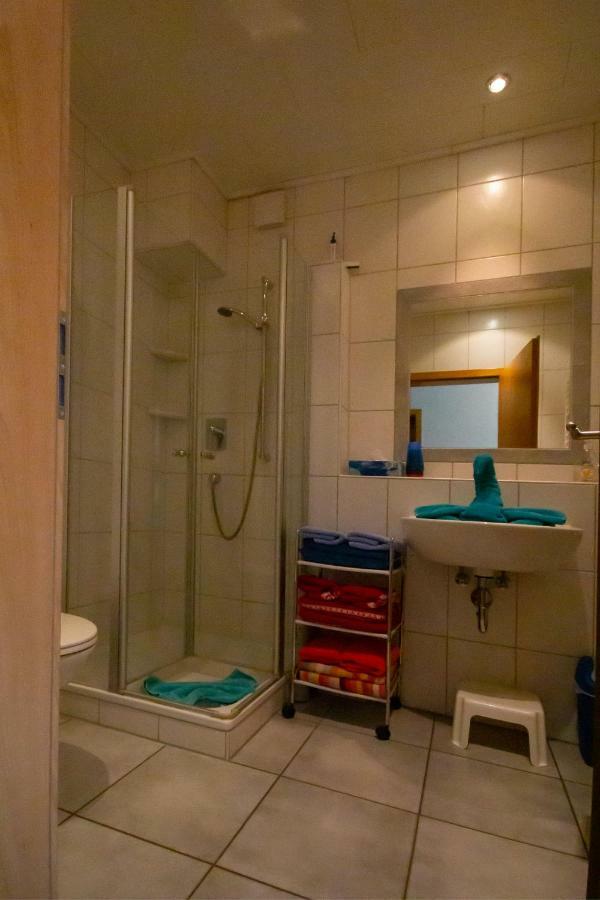Vulkanpark-Ferienwohnung Karibic Nickenich エクステリア 写真