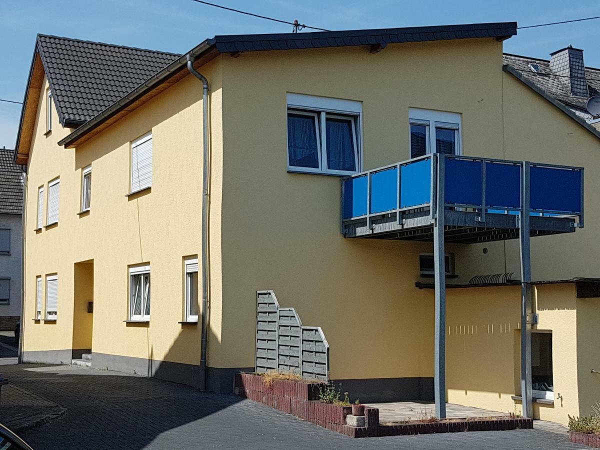 Vulkanpark-Ferienwohnung Karibic Nickenich エクステリア 写真